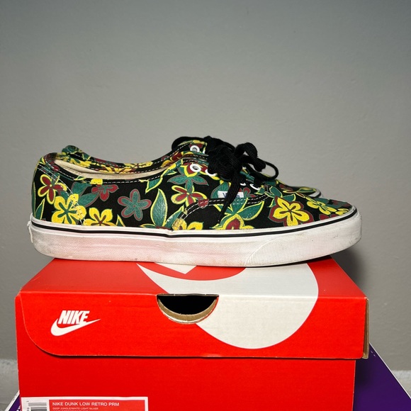 Vans Authentic “ Jamaica Edition “ Size 10.5 Used - Picture 3 of 5